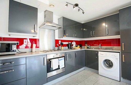 Newport Pagnell Apartamento | Duplex Apartment Balcony FreeParking SmartTV