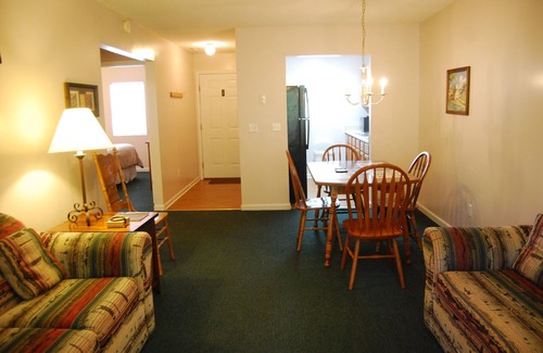 Russell Springs Cabina | Duplex Cabin A & B (Both Sides) @ LakePointe Resort