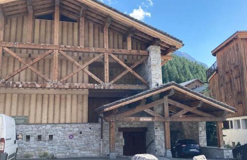 Val-d'Isere Apartamento | Duplex calme avec parking et WiFi à Val d'Isère - FR-1-567-68