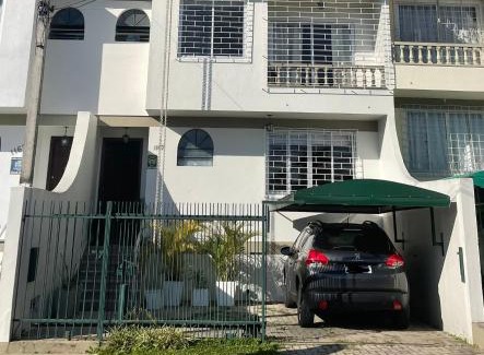 Cabral Apartamento | Duplex completo em Curitiba, bairro Cabral - pet friendly