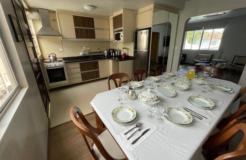 Cabral Apartamento | Duplex completo em Curitiba, bairro Cabral - pet friendly