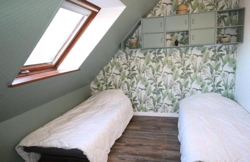 Bagneres-de-Luchon Apartamento | Duplex T3 à Luchon - 6 pers, télécabine, parking, wifi - FR-1-313-164