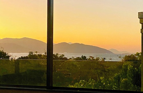 Centro Apartamento | Duplex2 con vista al mar, a 300 metros de la playa de Garopaba!