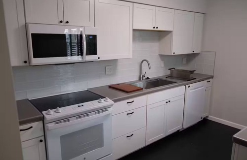 Ashtabula Apartamento | Duplexcellence! — Where Intelligent Design Meets Effortless Comfort.