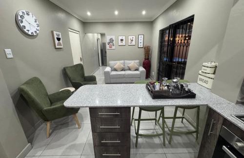 Chatworth Apartamento | Durban Holiday Apartments by Mieli Estates , Unit 6