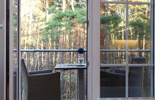 Neuhaus Apartamento | Durch den Küstenwald in Wenigen Minuten am Strand