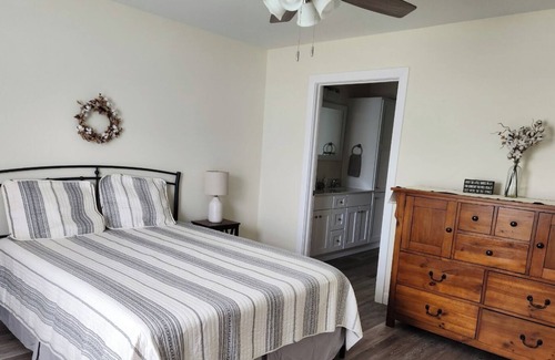 Mount Pleasant Casa | E. Monroe Creek Condo #2