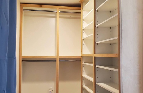 Covina Apartamento | E - Private entry & huge musical bathroom;King Bednn