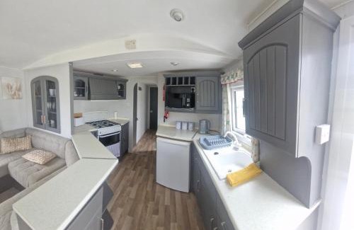 Winestead Otro | E11 caravan sand le mere holiday park