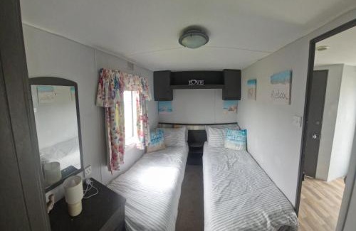 Winestead Otro | E11 caravan sand le mere holiday park