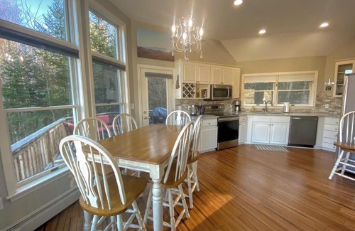 Bretton Woods Casa | E7 Sunny Bretton Woods private home next to the slopes of Bretton Woods Hot Tub, Wifi