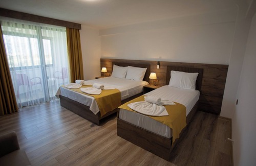 Burhaniye Hotel | E87 Highway Otel
