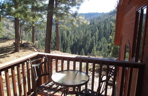 Blairsden-Graeagle Apartamento | Vistas de ojo de águila del cañón del río Pluma y montañas rodeadas de bosque