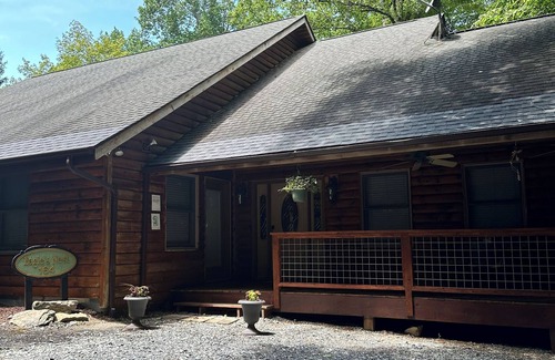 Boone Cabina | Eagle's Nest Retreat: Just Minutes from Downtown Boone