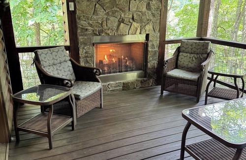Boone Cabina | Eagle's Nest Retreat: Just Minutes from Downtown Boone