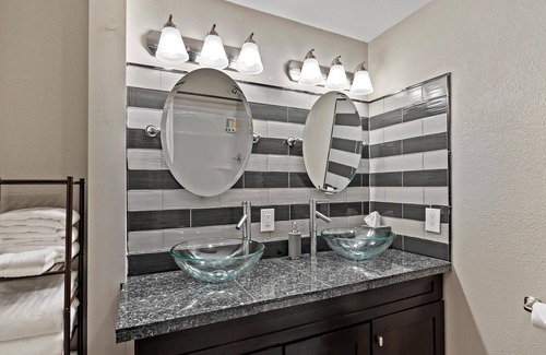 Eagle River Apartamento | Eagles Nest suite. Eagle sightings & Mountain view