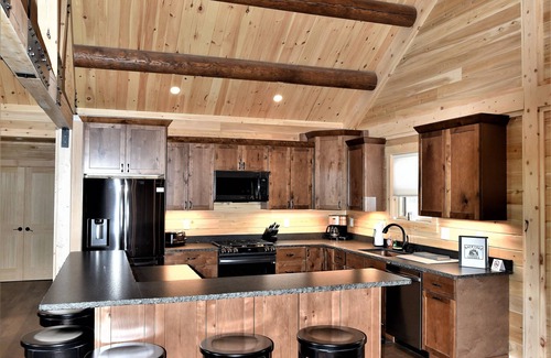Pittsburg Cabina | Eagles Nest