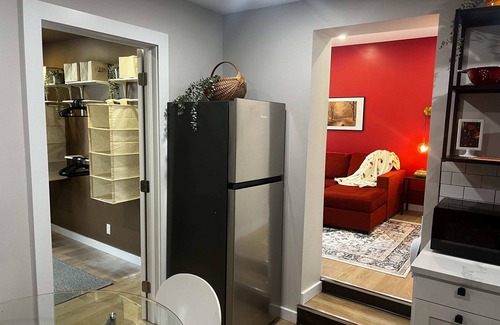 Downtown Apartamento | Earthy Tones Summary: