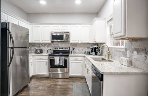 Tucker Casa | East Atlanta Master's Suite