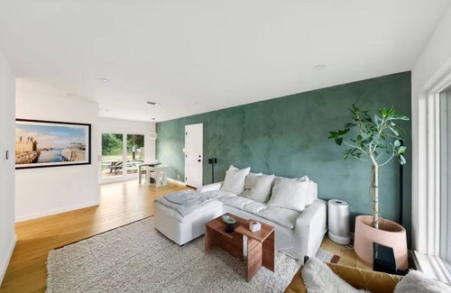 Foster Heights Casa | East Austin Contemporary w Pool
