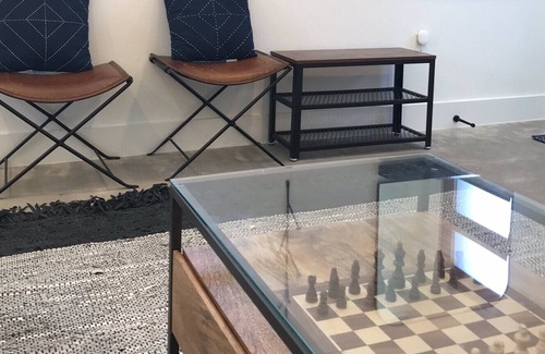 Rosewood Casa | East Austin House w/ Corn Hole, BBQ, Enclosed Yard (Pet/Family Friendly)
