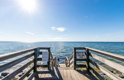 Provincetown Casa | East End Condo Across from Assoc Beach