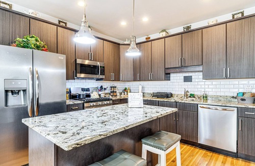 Madison Casa | East End River Retreat: Dogs Welcome!