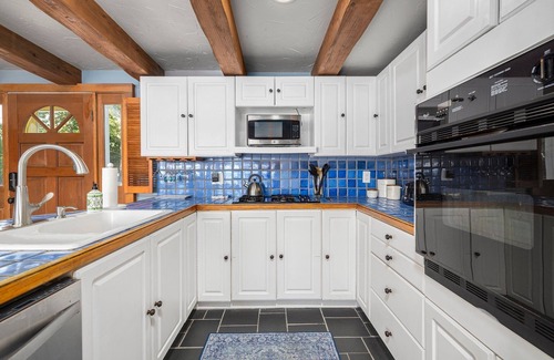 East Greenwich Casa | East Greenwich Waterfront Gem