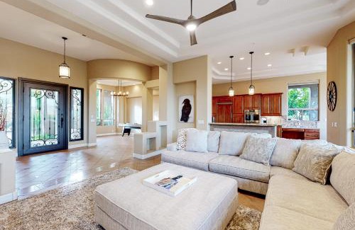 Black Mountain Shadows Casa | East Horizon Sanctuary