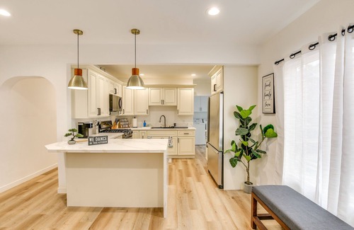 East Los Angeles Apartamento | East Los Angeles Home - 7 Mi to Downtown!