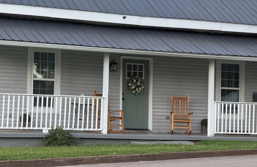 Pulaski Casa | East Madison Escape.