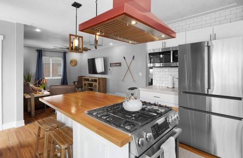 Canyon Rim Casa | East Millcreek Bungalow with Sauna