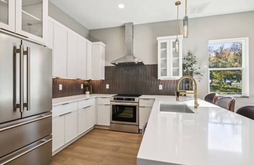 Madison Casa | East Nash Luxury Escape w/Rooftop Deck-Sleeps 12!