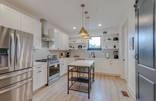 McFerrin Park Apartamento | East Nash Superstar- Skyline Views Terrace- Mural