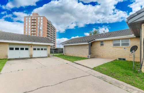 Wichita Casa | East Side Oasis 3BR 2 BA Coffee 5Min to Town East