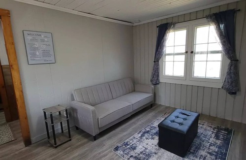 East Tawas Cabina | East Tawas 1 bedroom Sumac cabin