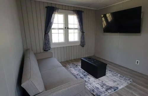 East Tawas Cabina | East Tawas 1 bedroom Sumac cabin
