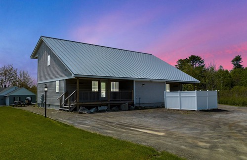 Owls Head Casa | East unit in Ocean View Duplex with Walk to Crescent Beach