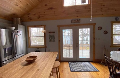Deer Isle Cabaña | Eastman's Seaside Cottage with Private Beach