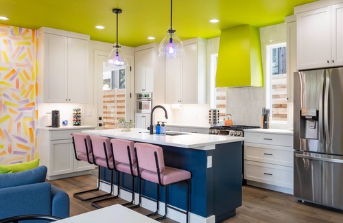 Blackshear-Prospect Hill Casa | Eastside Home w Killer Yard - Golf Pool Firepit