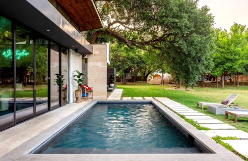 Parker Lane Casa | Eastside Mansion Pool Rainey St 7 min Drive