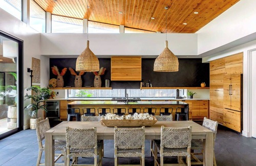 Parker Lane Casa | Eastside Mansion with Pool—7 Mins to Rainey Street