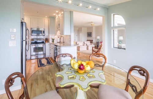 Glen Cove Condominio | Hacia el este en el océano- condominio frente al mar en la pintoresca bahía de Penobscot