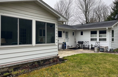 Corry Casa | Easy access to tri-state attractions. Lakes, golf, wildlife and more.