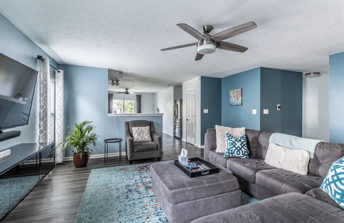Noblesville Casa | Easy Living Within Walking Distance From Ruoff Music Center