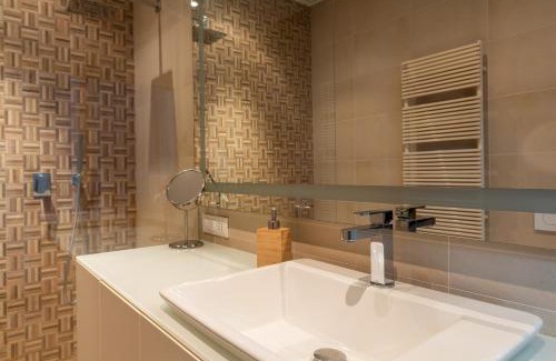 Tricolore Apartamento | EasyTopStay - Tricolore Modern and Cozy Apartment