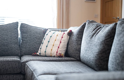 Cwmbrwla Casa | Eaton Accommodation - TV in EVERY bedroom!