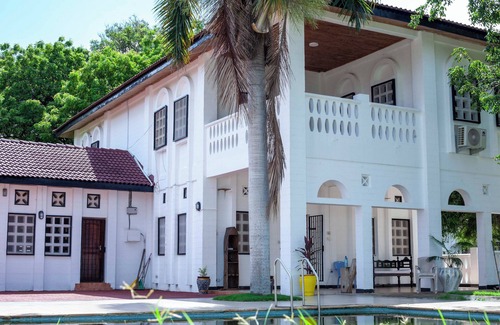 Mbezi Beach Casa | EAZY BREEZY BACKPACKERS 3 Bedrooms House