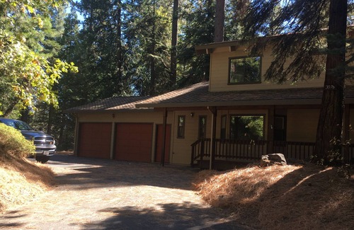 Dorrington Cabina | Big Trees Village - 2100 pies cuadrados 3 habitaciones / 2. 5 baños