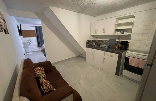 Santo Domingo de los Colorados Apartamento | Suite cómoda en Santo Domingo. Fácil llegada desde la terminal terrestre.